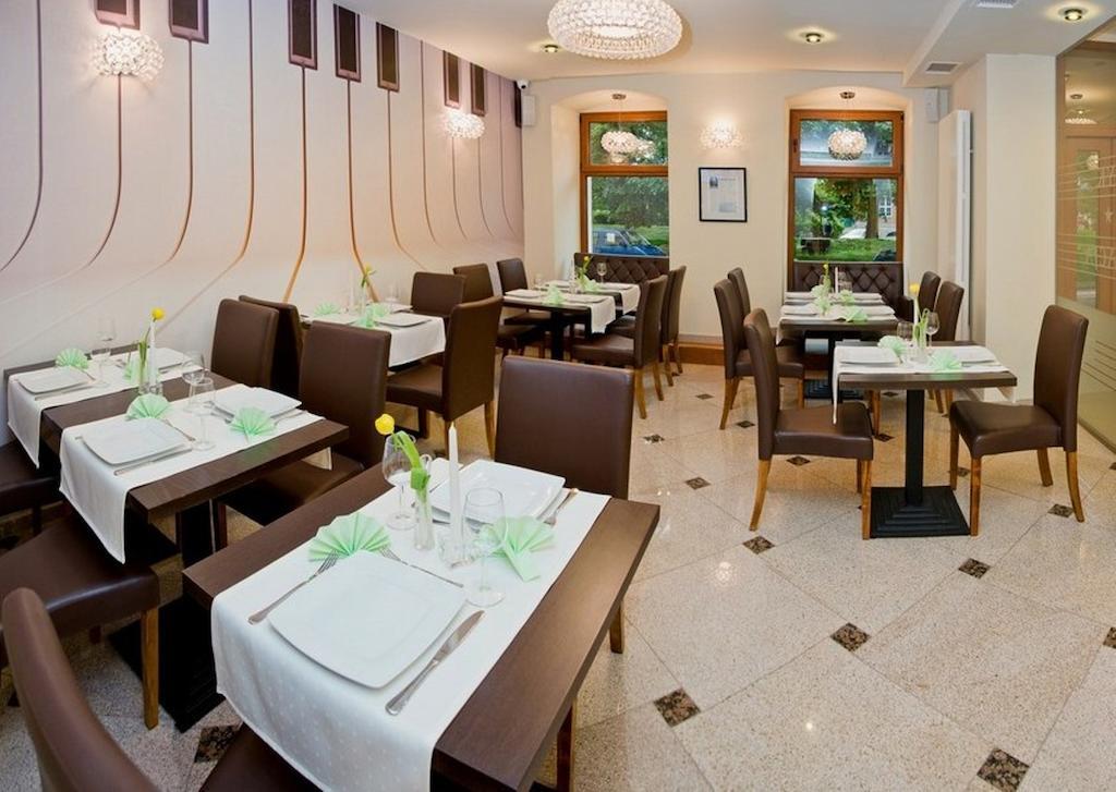 Hotel Fryderyk Ниса Екстериор снимка